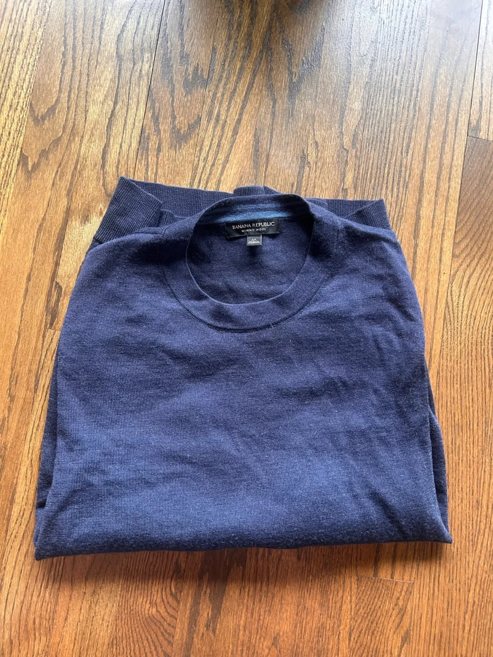 Banana Republic Men's Navy Blue Crewneck Sweater